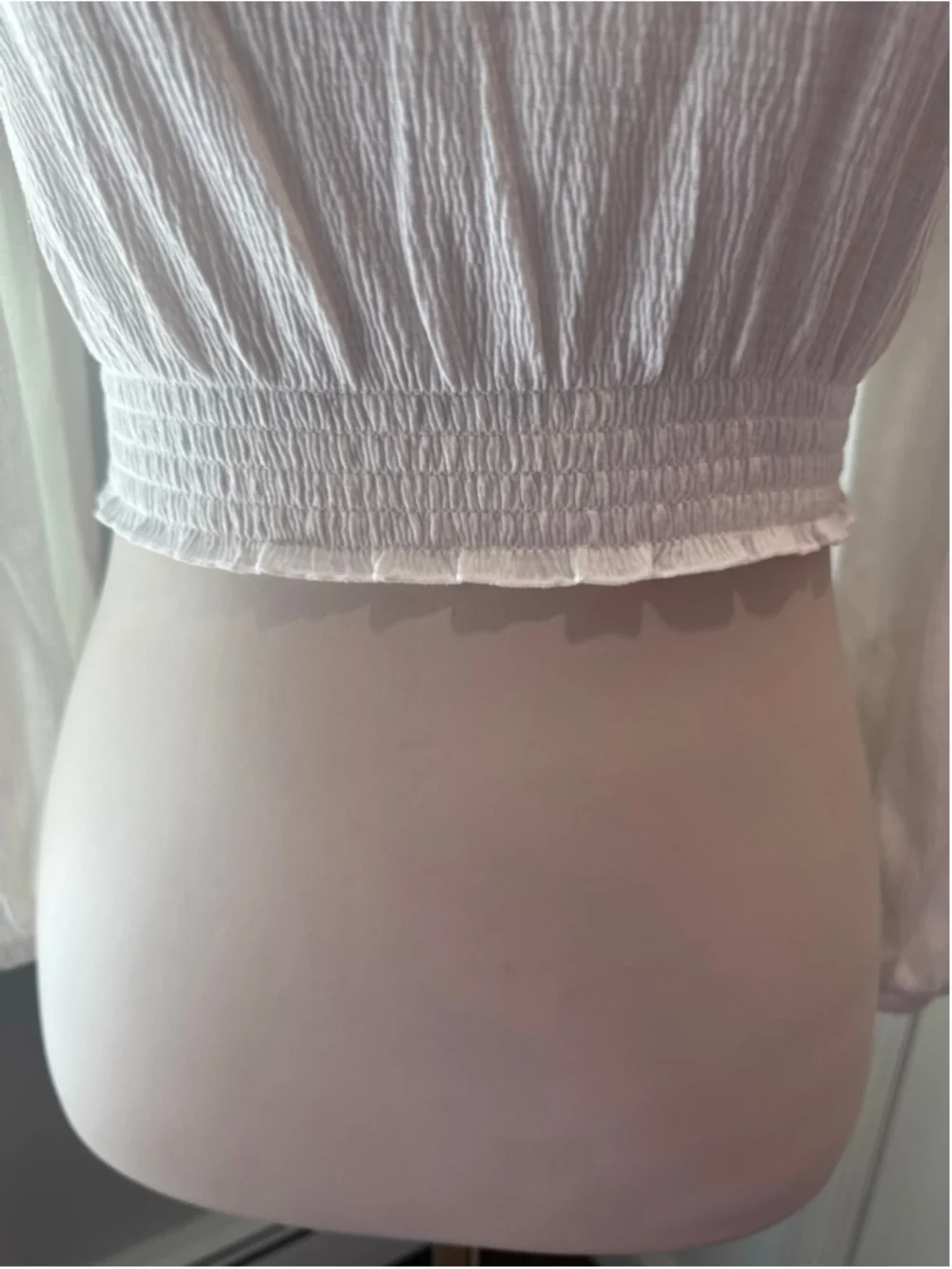 H&M White Off Shoulder Smocked Crop‎ Top XS